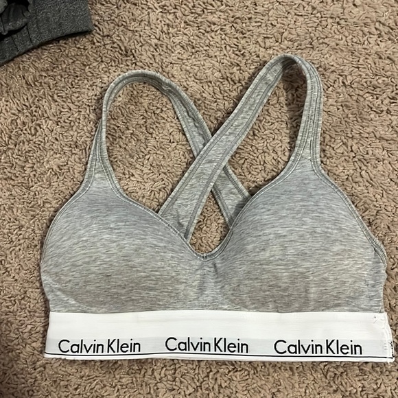 Calvin Klein sports bra - Picture 1 of 3